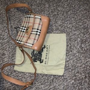 Burberry’s Vintage Tan Crossbody